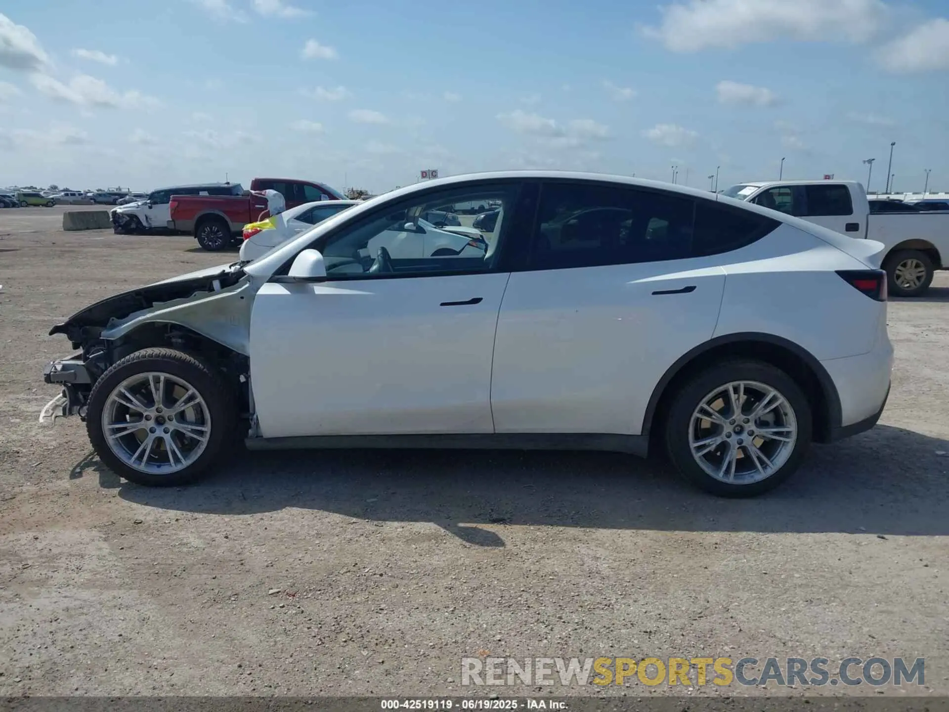 15 fotografías del automóvil dañado 7SAYGDEE1PA117964 TESLA MODEL Y 2023