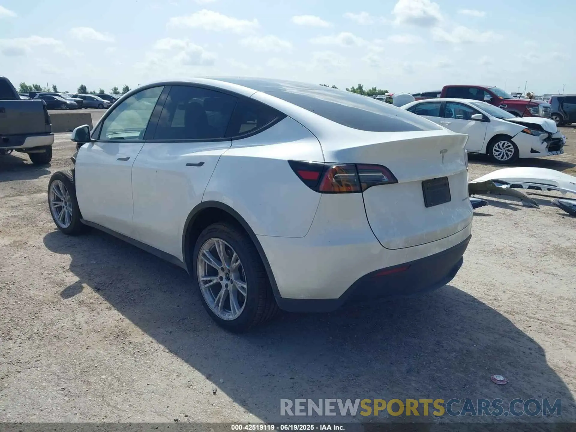 3 fotografías del automóvil dañado 7SAYGDEE1PA117964 TESLA MODEL Y 2023