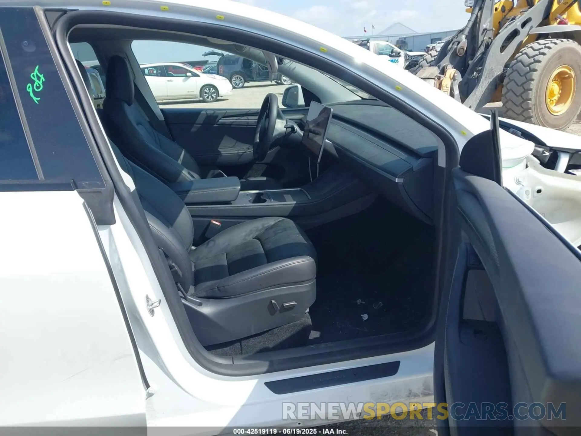 5 fotografías del automóvil dañado 7SAYGDEE1PA117964 TESLA MODEL Y 2023