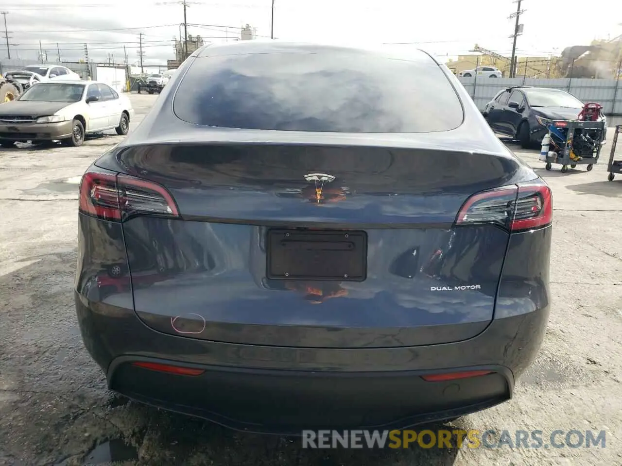 6 fotografías del automóvil dañado 7SAYGDEE1PA198920 TESLA MODEL Y 2023
