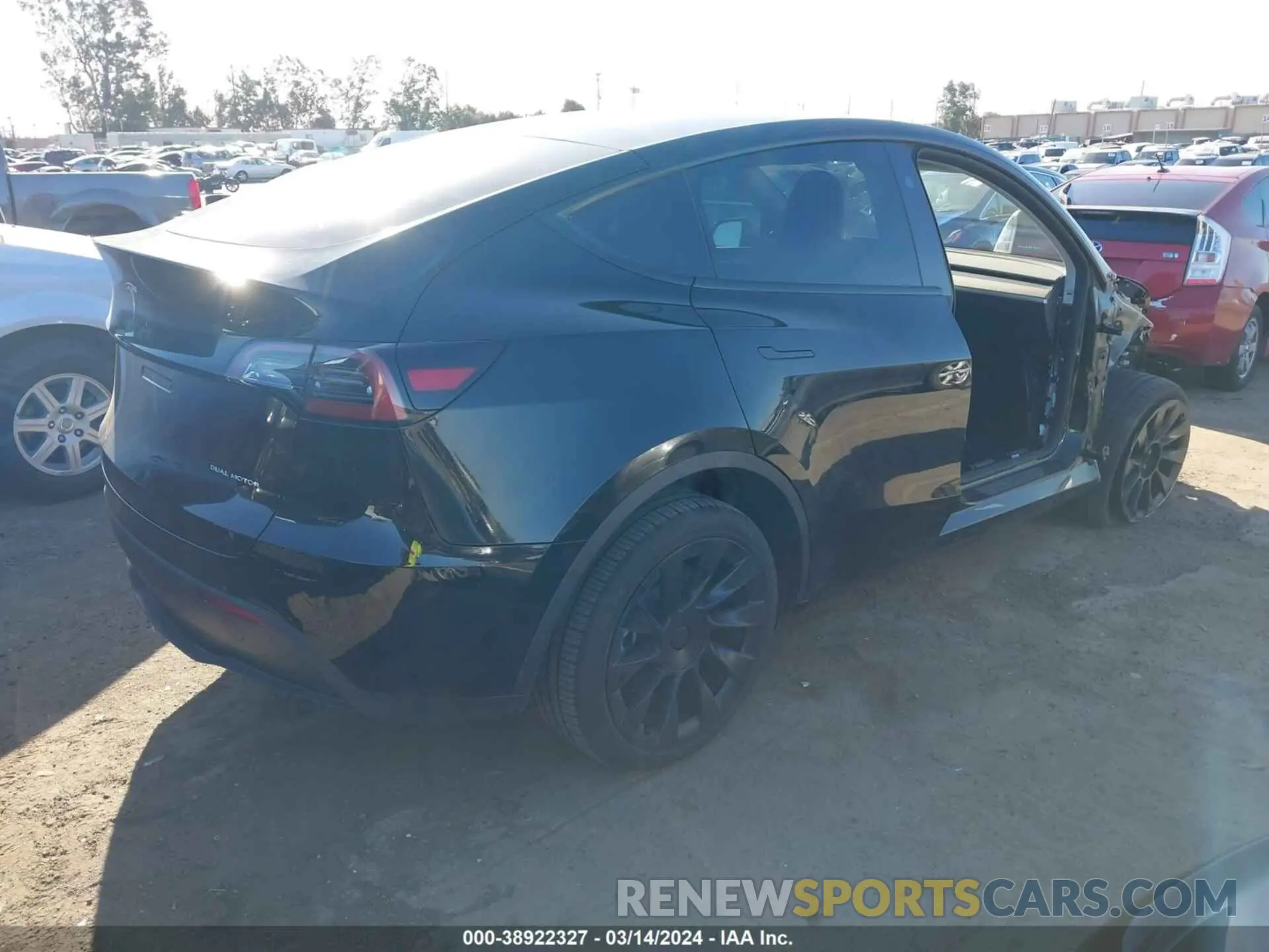 4 fotografías del automóvil dañado 7SAYGDEE1PA200357 TESLA MODEL Y 2023