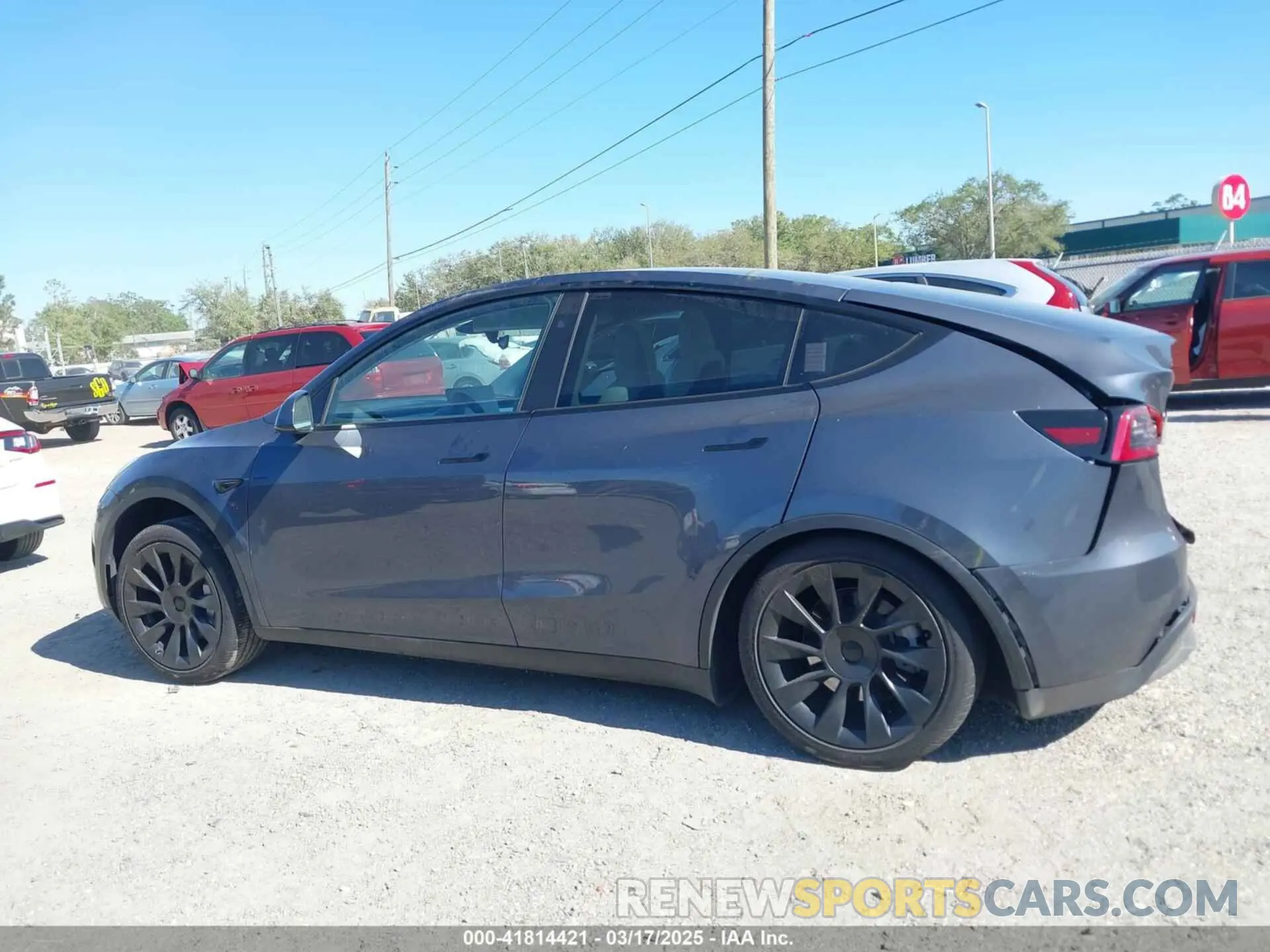 13 fotografías del automóvil dañado 7SAYGDEE1PA203937 TESLA MODEL Y 2023