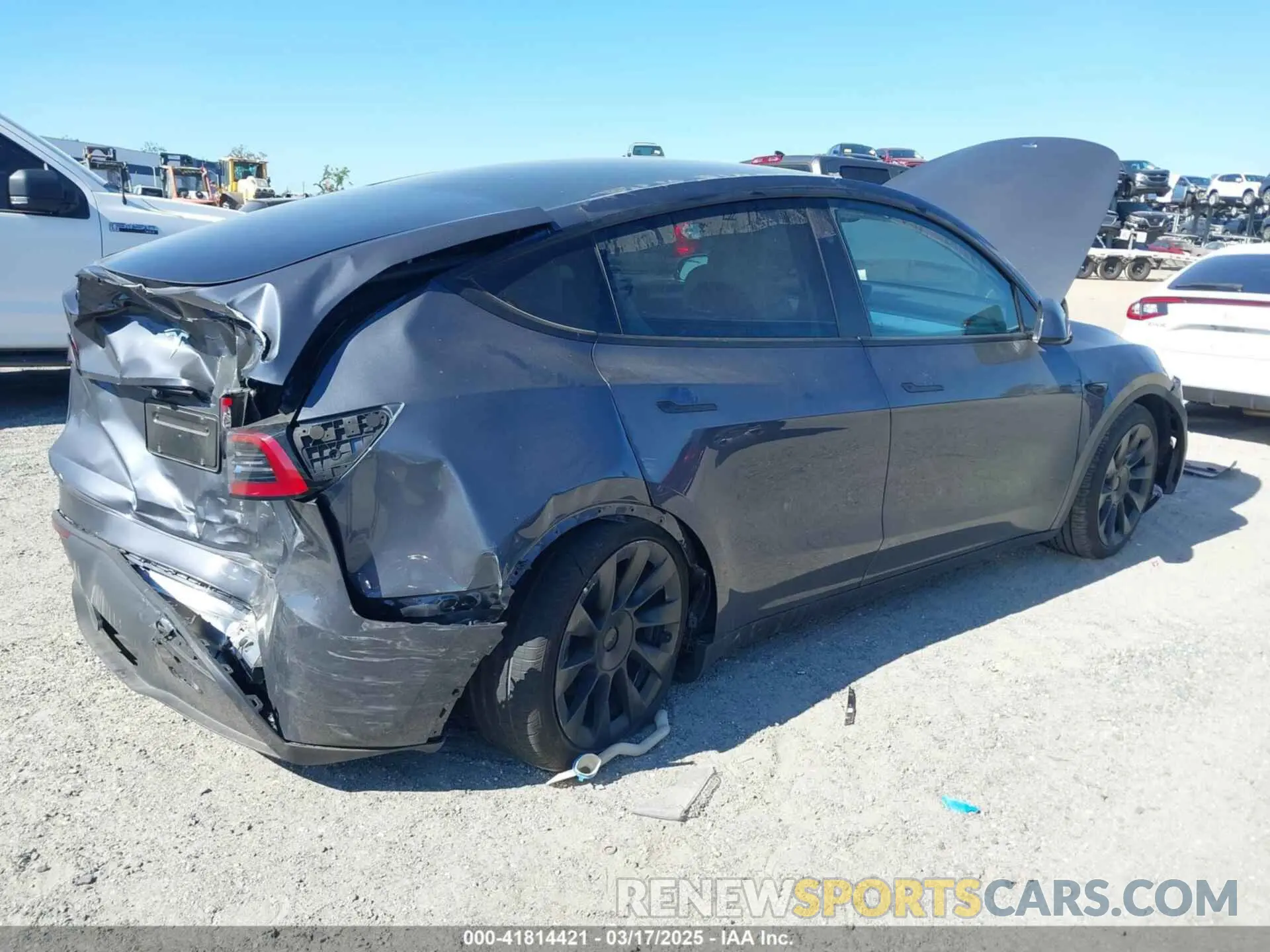 4 fotografías del automóvil dañado 7SAYGDEE1PA203937 TESLA MODEL Y 2023