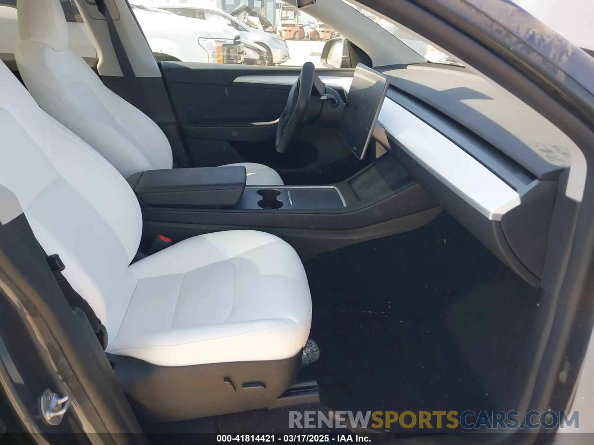 5 fotografías del automóvil dañado 7SAYGDEE1PA203937 TESLA MODEL Y 2023
