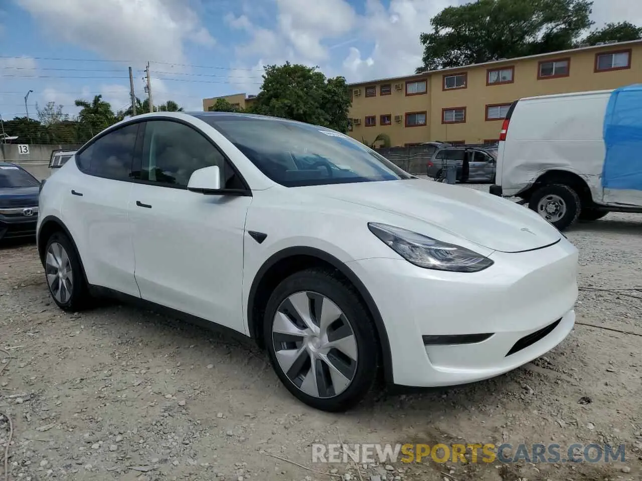 4 fotografías del automóvil dañado 7SAYGDEE1PF595496 TESLA MODEL Y 2023