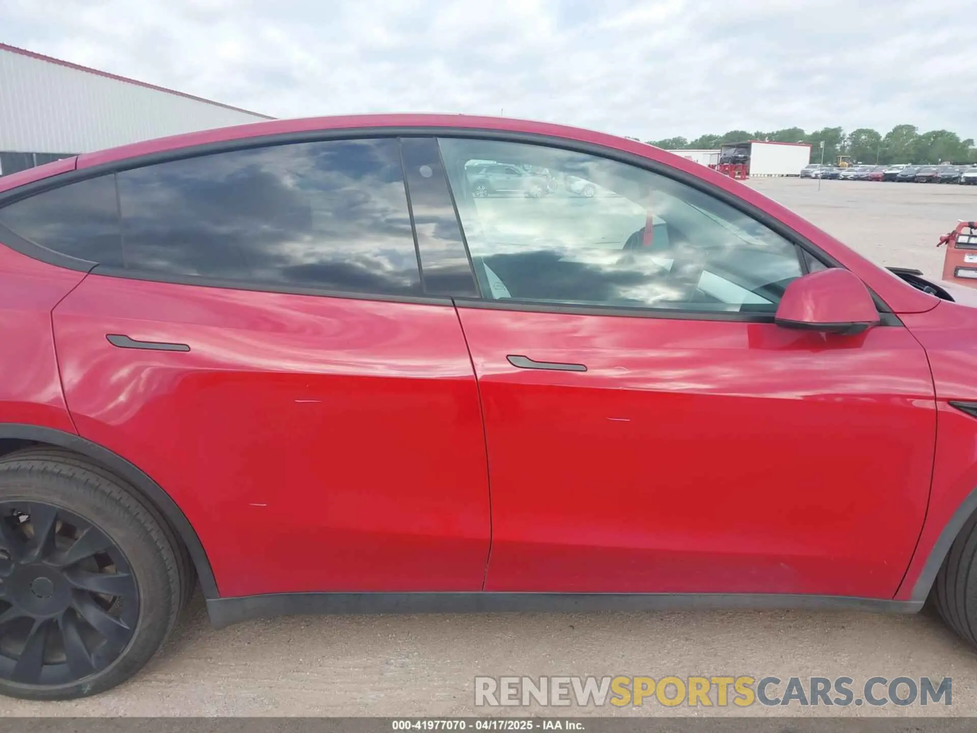 13 fotografías del automóvil dañado 7SAYGDEE1PF630246 TESLA MODEL Y 2023