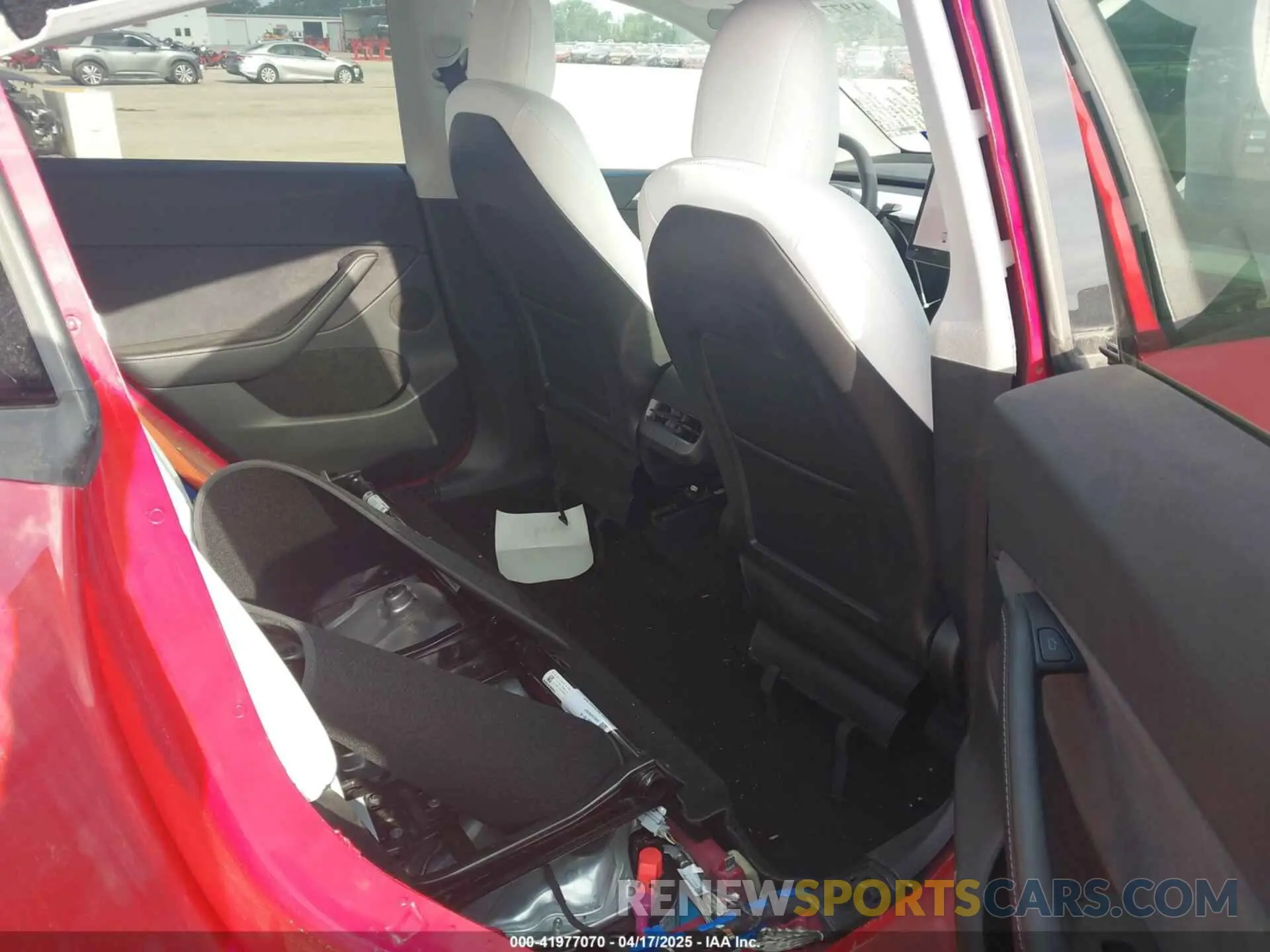 8 fotografías del automóvil dañado 7SAYGDEE1PF630246 TESLA MODEL Y 2023