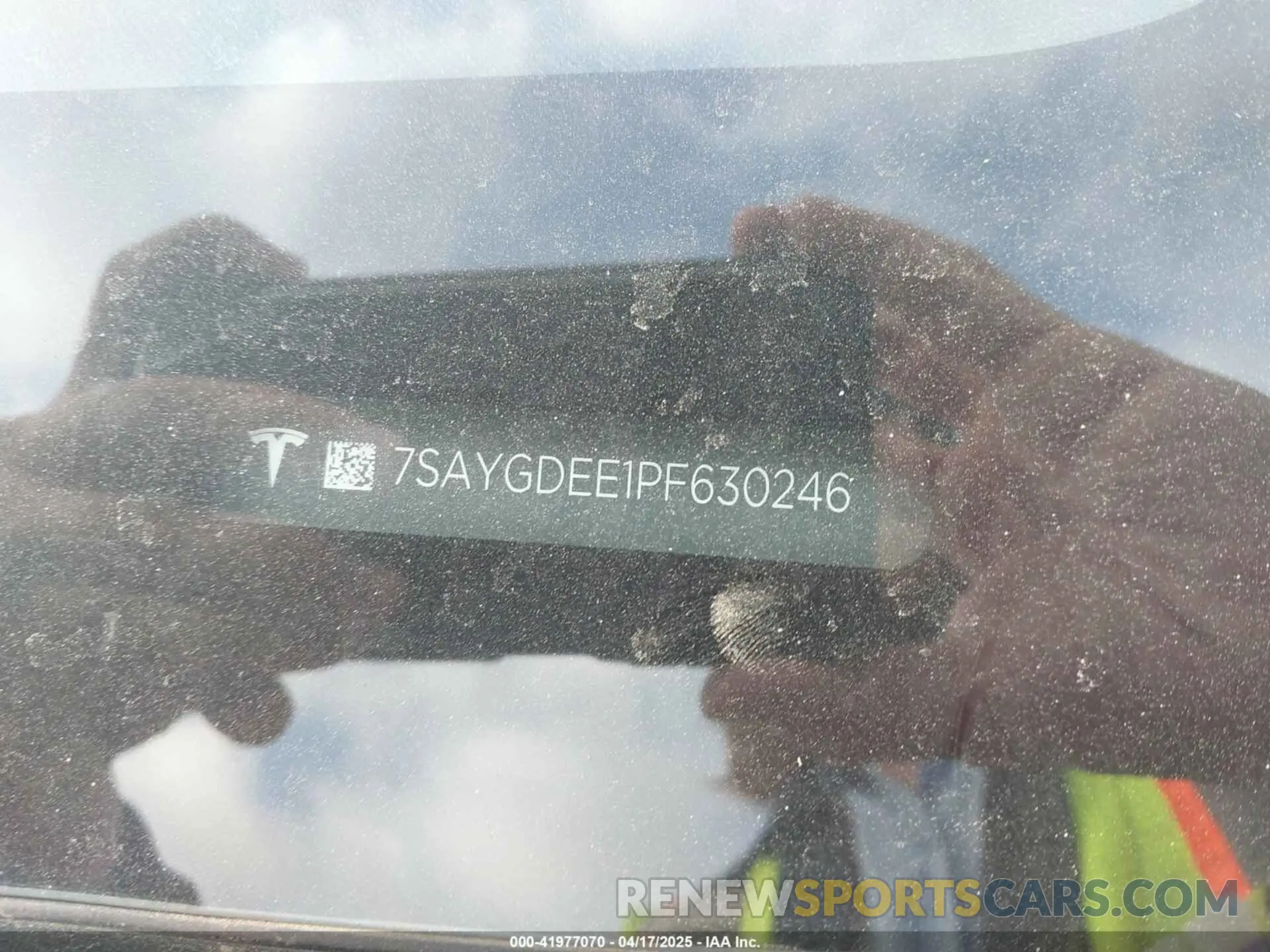 9 fotografías del automóvil dañado 7SAYGDEE1PF630246 TESLA MODEL Y 2023