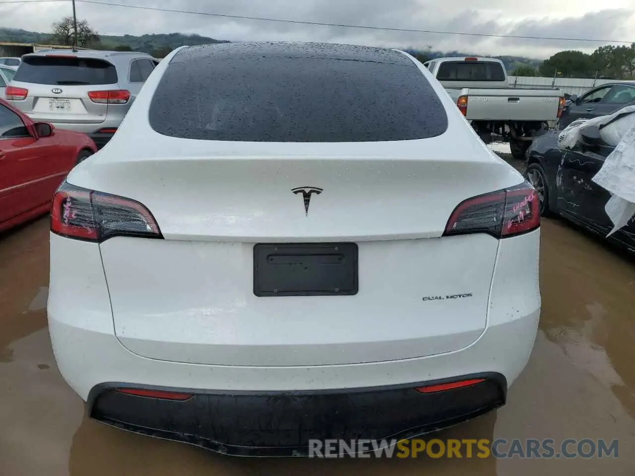 6 fotografías del automóvil dañado 7SAYGDEE1PF631378 TESLA MODEL Y 2023