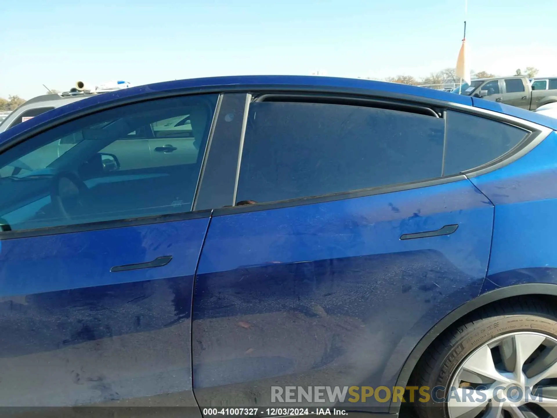13 fotografías del automóvil dañado 7SAYGDEE1PF635916 TESLA MODEL Y 2023