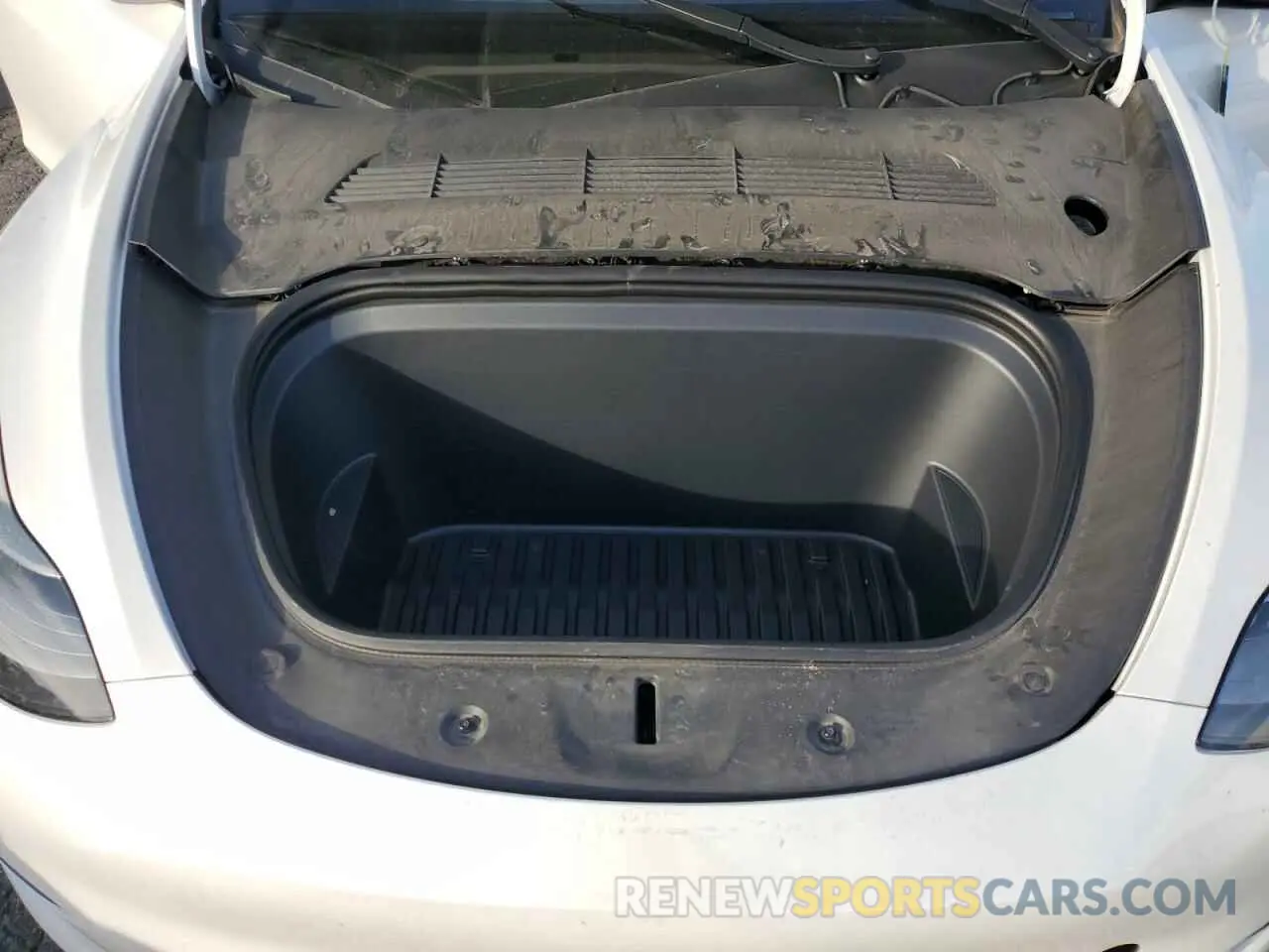 11 fotografías del automóvil dañado 7SAYGDEE1PF638153 TESLA MODEL Y 2023