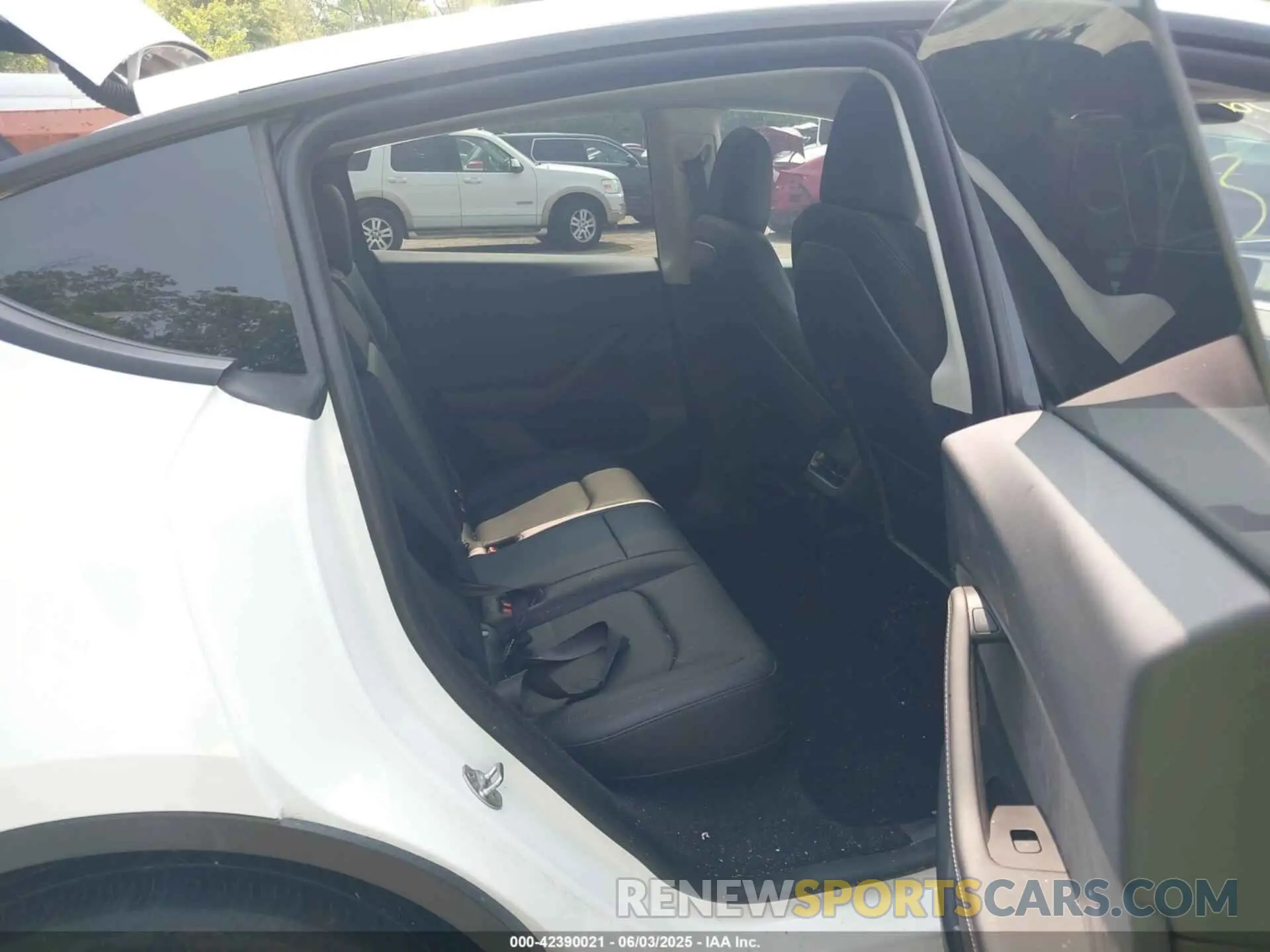 8 fotografías del automóvil dañado 7SAYGDEE1PF647564 TESLA MODEL Y 2023