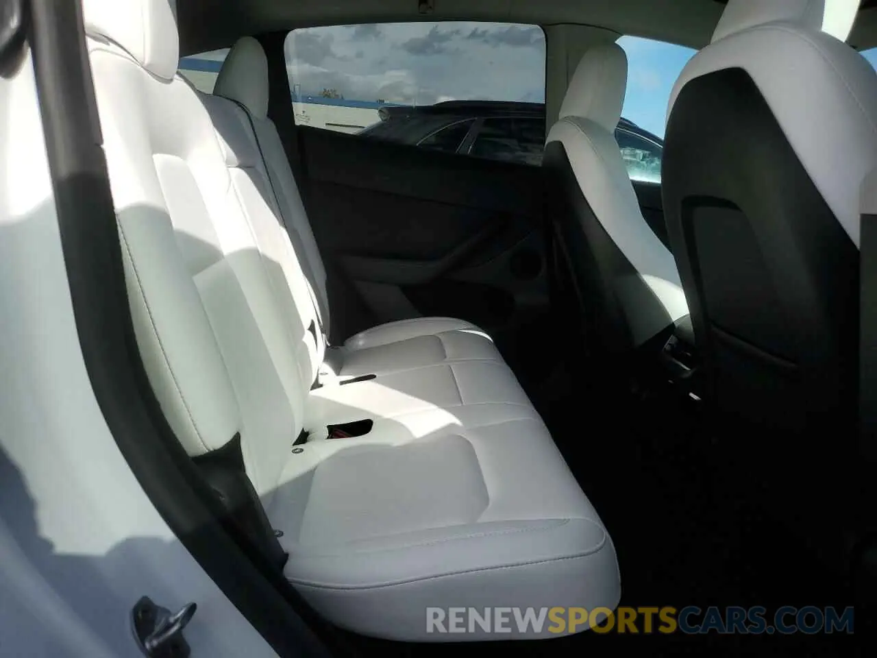 10 fotografías del automóvil dañado 7SAYGDEE1PF800458 TESLA MODEL Y 2023