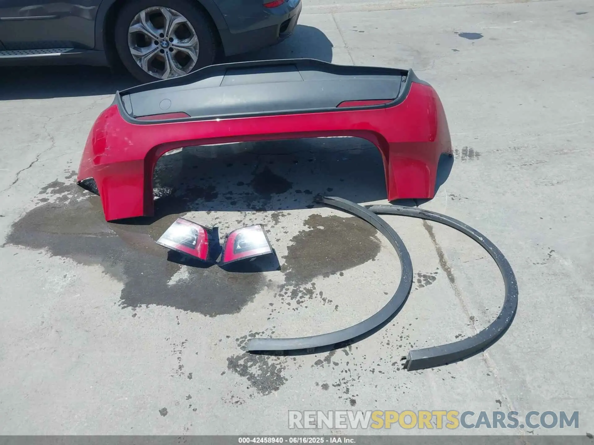 12 fotografías del automóvil dañado 7SAYGDEE1PF884118 TESLA MODEL Y 2023