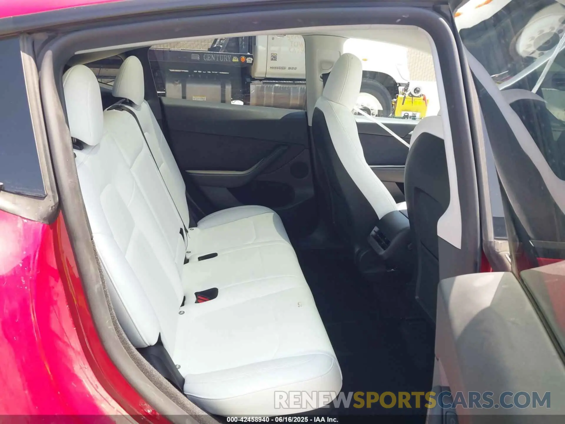 8 fotografías del automóvil dañado 7SAYGDEE1PF884118 TESLA MODEL Y 2023