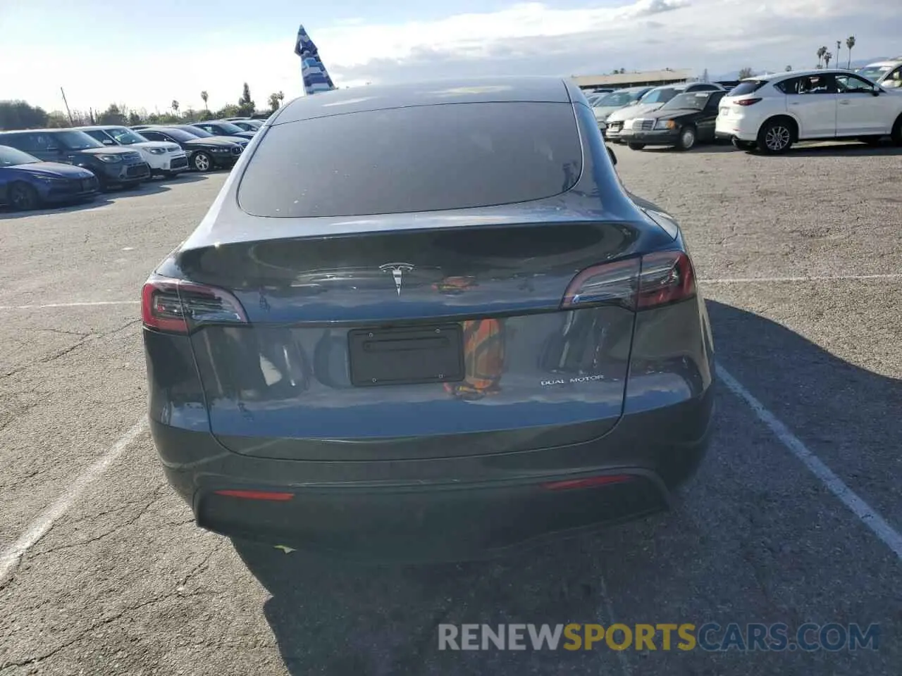 6 fotografías del automóvil dañado 7SAYGDEE1PF901211 TESLA MODEL Y 2023