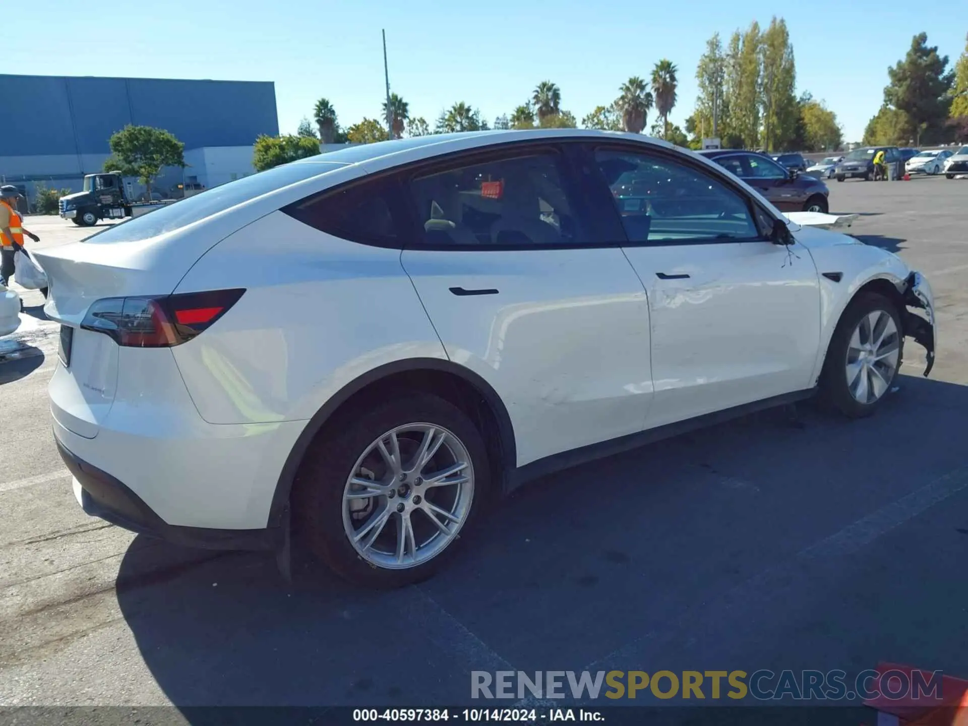 4 fotografías del automóvil dañado 7SAYGDEE1PF920924 TESLA MODEL Y 2023