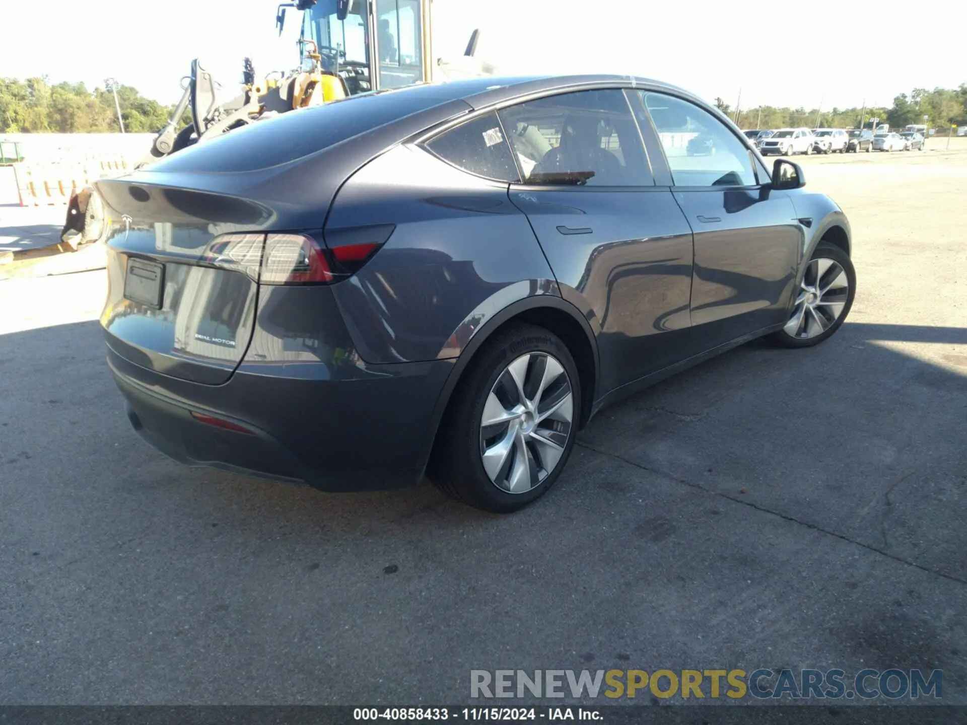 4 fotografías del automóvil dañado 7SAYGDEE1PF921037 TESLA MODEL Y 2023