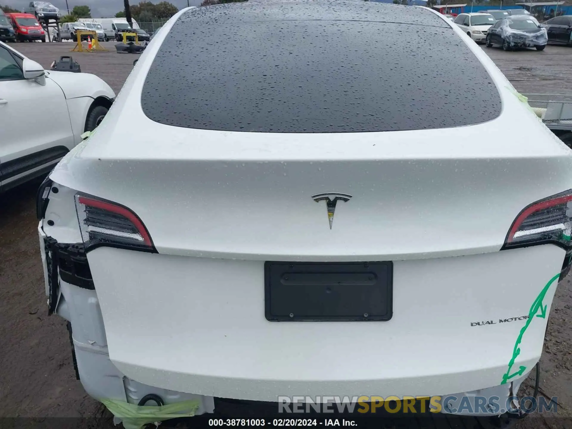 17 fotografías del automóvil dañado 7SAYGDEE2PA023463 TESLA MODEL Y 2023