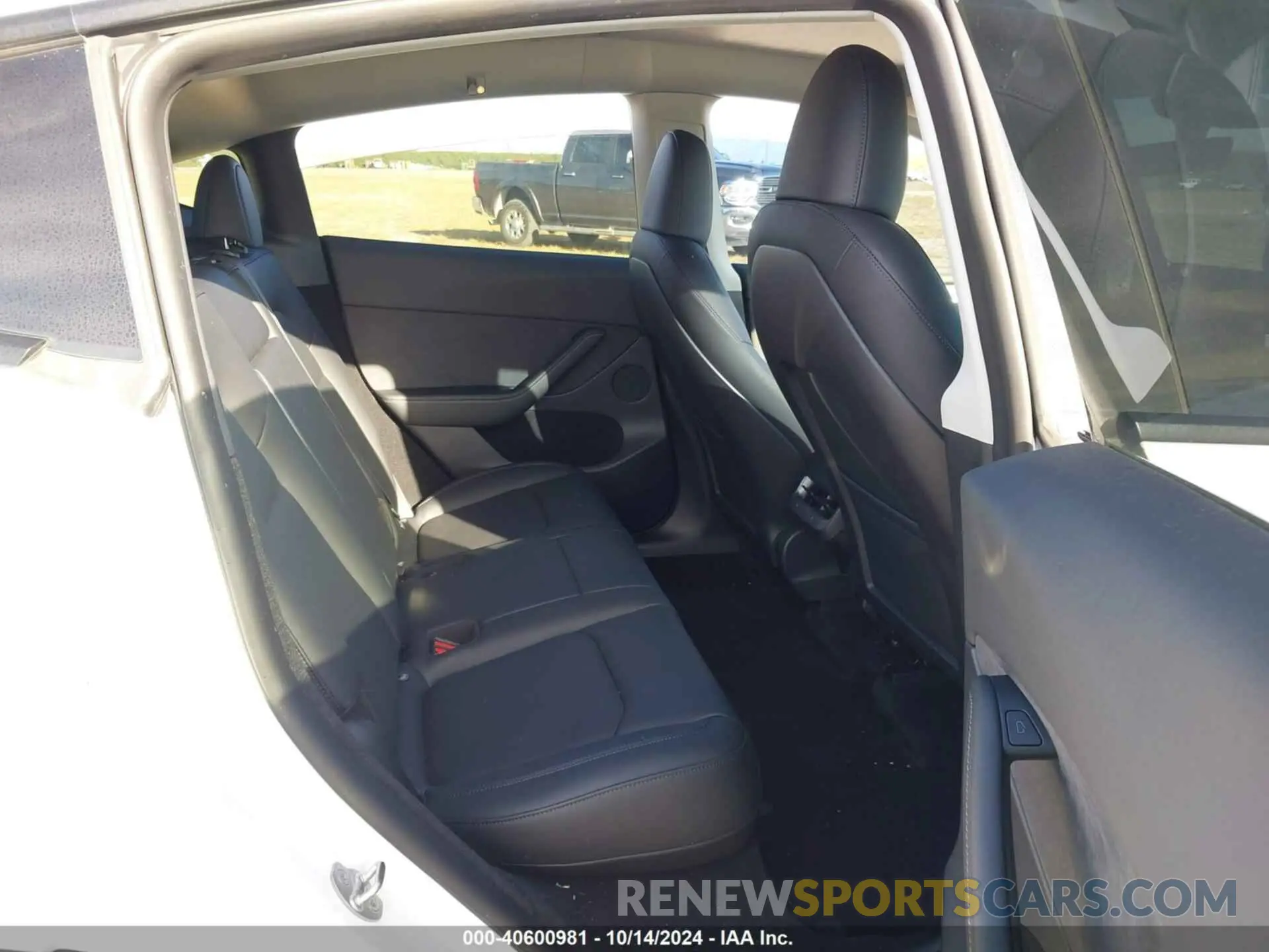 8 fotografías del automóvil dañado 7SAYGDEE2PA024869 TESLA MODEL Y 2023