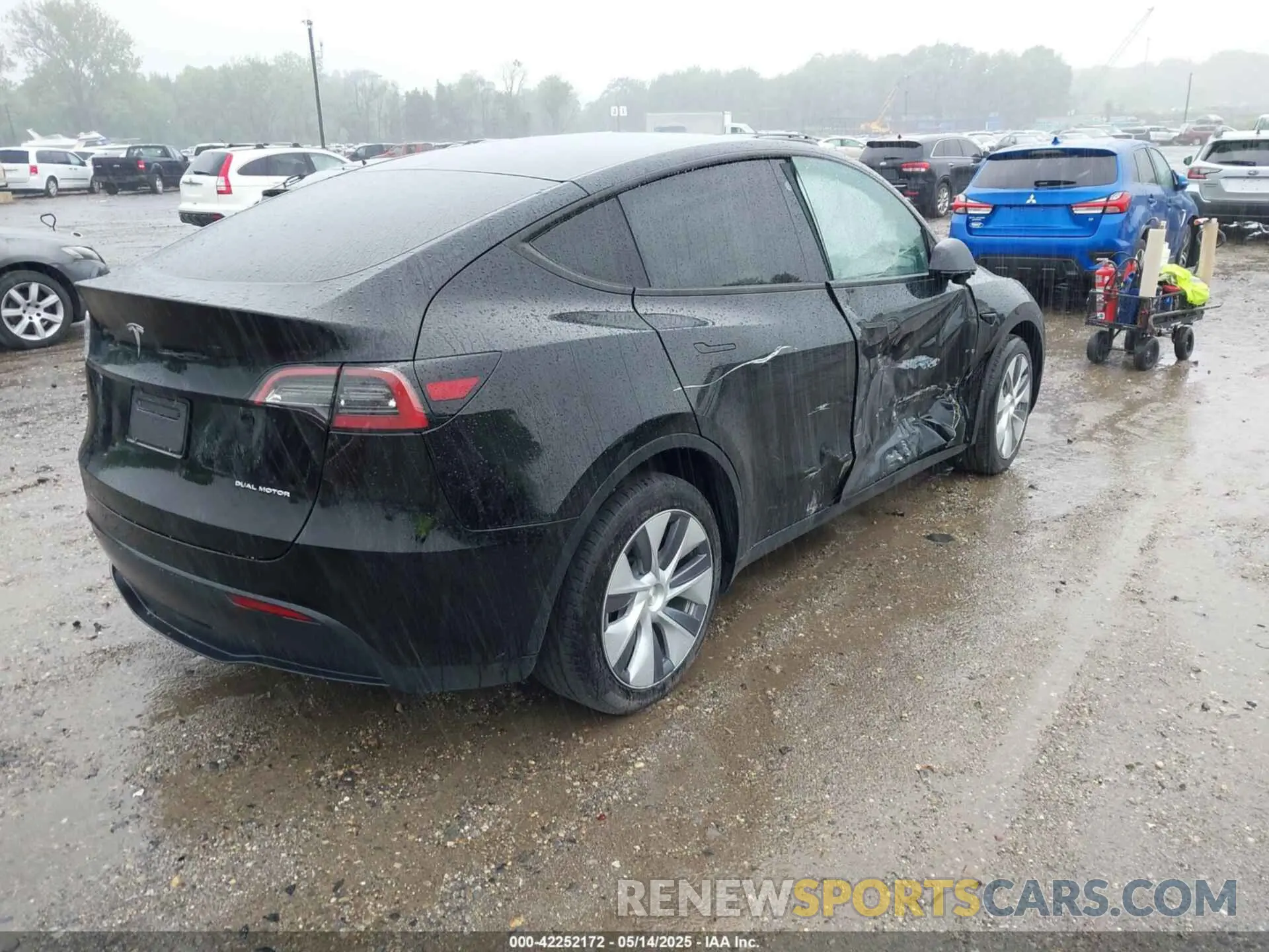 4 fotografías del automóvil dañado 7SAYGDEE2PA105631 TESLA MODEL Y 2023