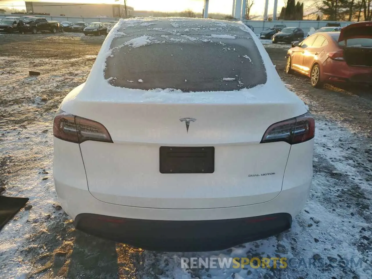 6 fotografías del automóvil dañado 7SAYGDEE2PA121358 TESLA MODEL Y 2023