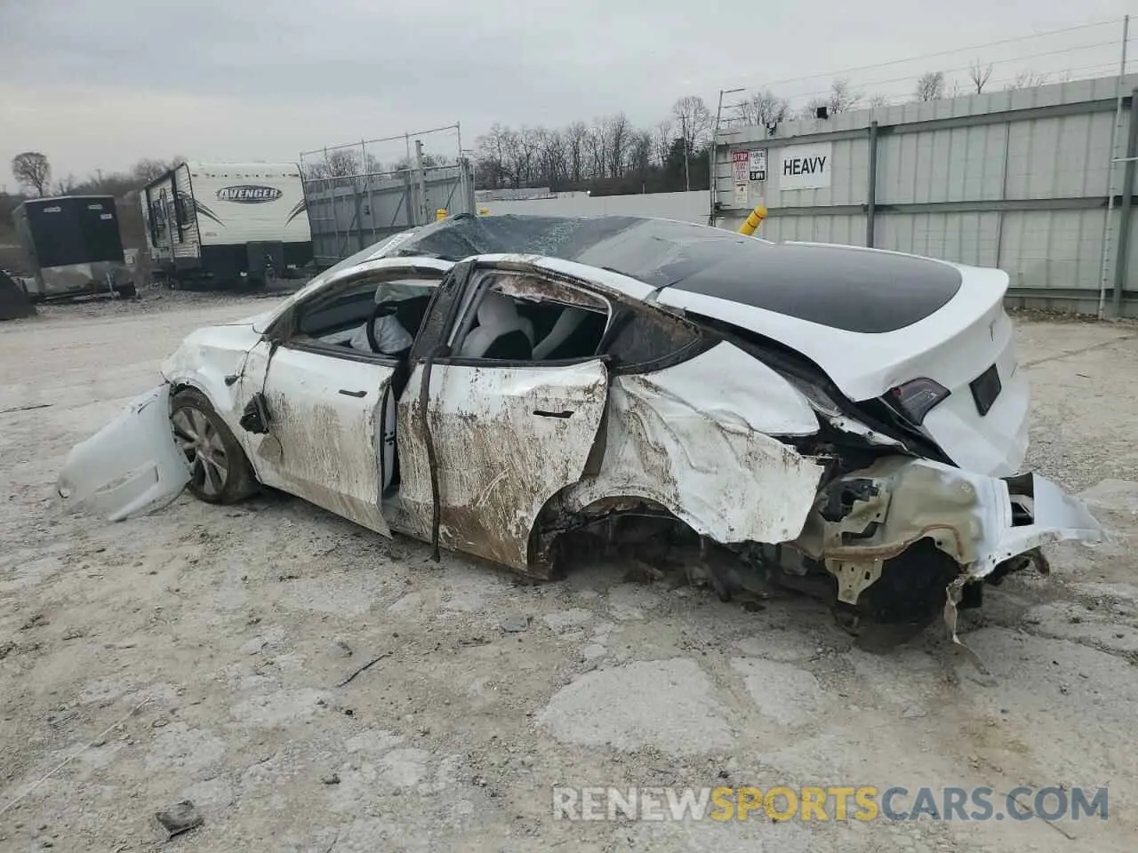 2 fotografías del automóvil dañado 7SAYGDEE2PA145160 TESLA MODEL Y 2023