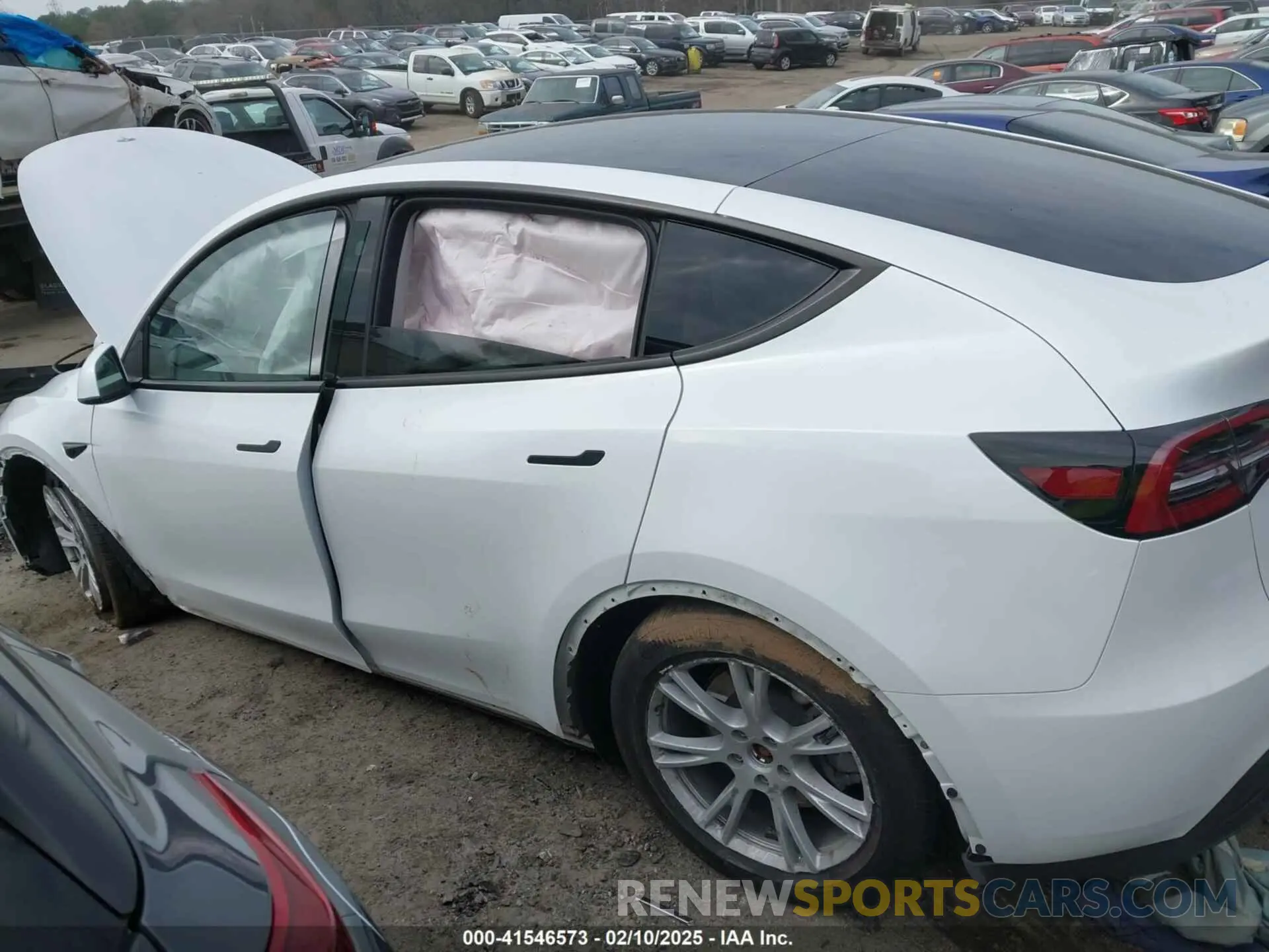 13 fotografías del automóvil dañado 7SAYGDEE2PA145398 TESLA MODEL Y 2023