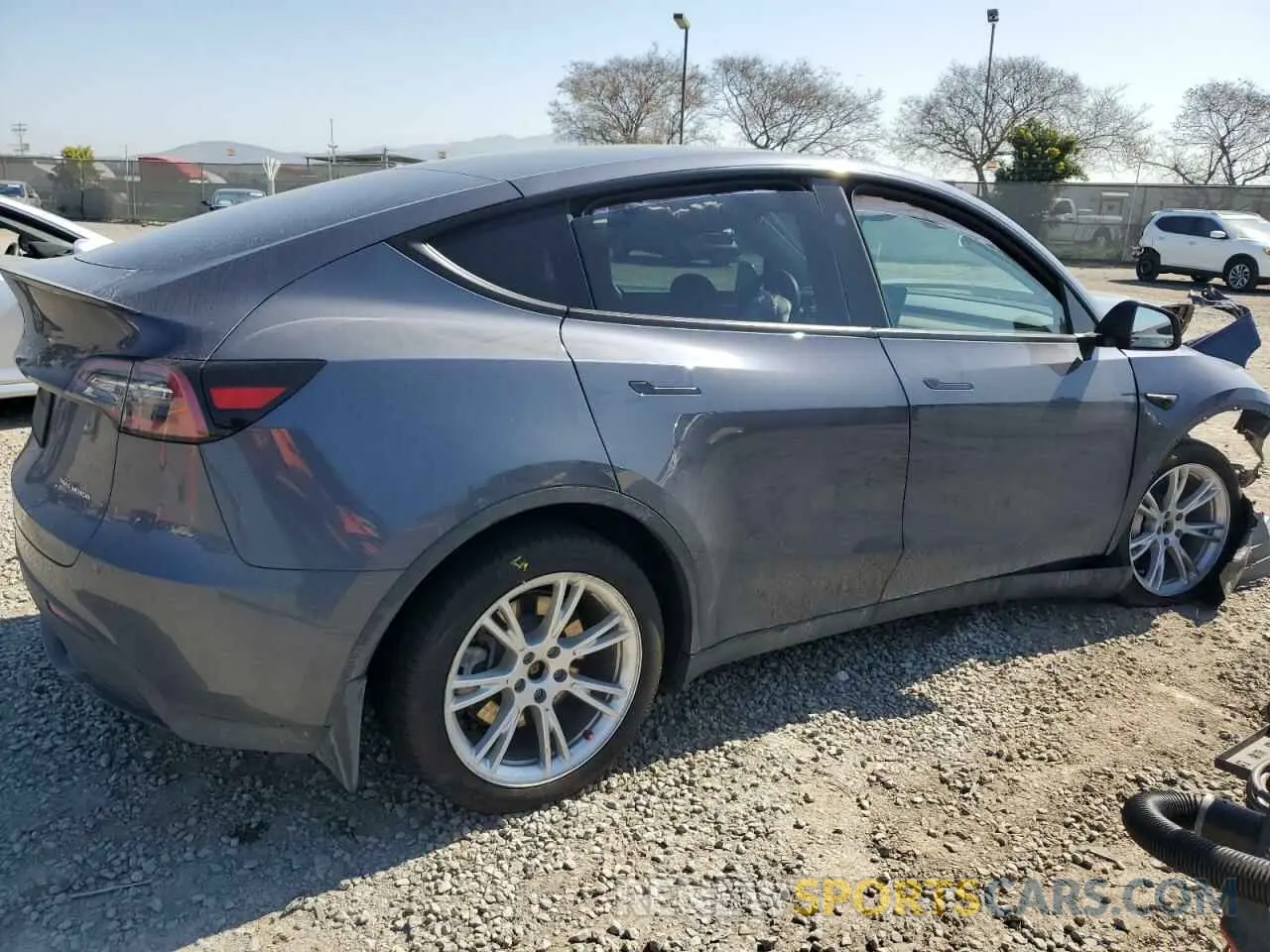 3 fotografías del automóvil dañado 7SAYGDEE2PA164405 TESLA MODEL Y 2023