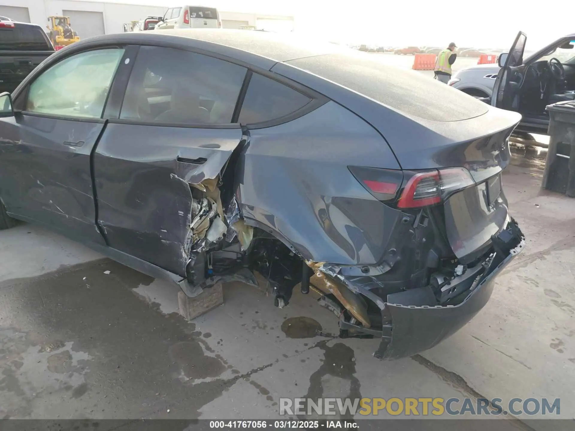 6 fotografías del automóvil dañado 7SAYGDEE2PF609969 TESLA MODEL Y 2023