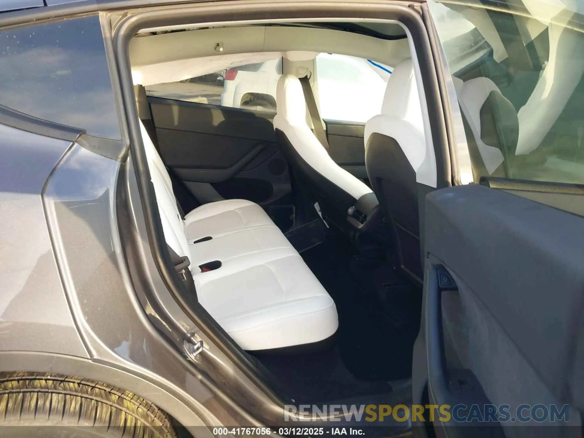 8 fotografías del automóvil dañado 7SAYGDEE2PF609969 TESLA MODEL Y 2023