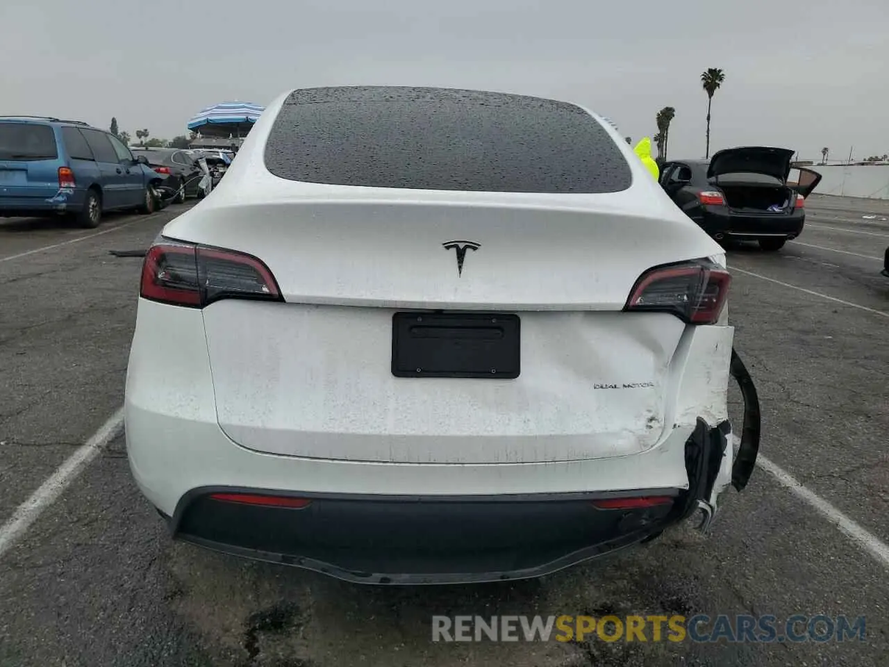 6 fotografías del automóvil dañado 7SAYGDEE2PF624598 TESLA MODEL Y 2023