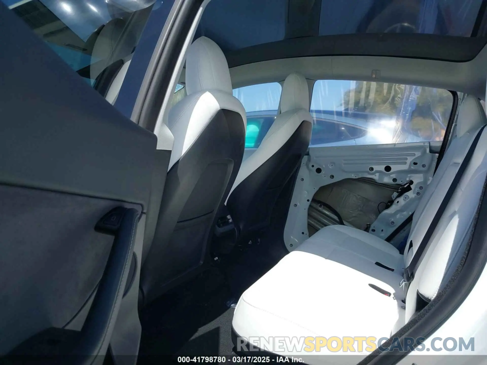 8 fotografías del automóvil dañado 7SAYGDEE2PF632121 TESLA MODEL Y 2023