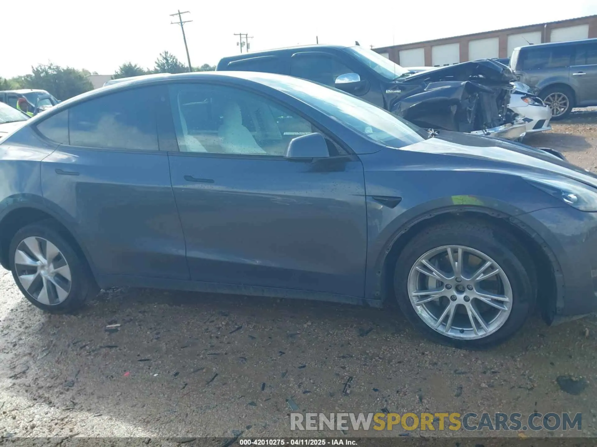 13 fotografías del automóvil dañado 7SAYGDEE2PF674286 TESLA MODEL Y 2023
