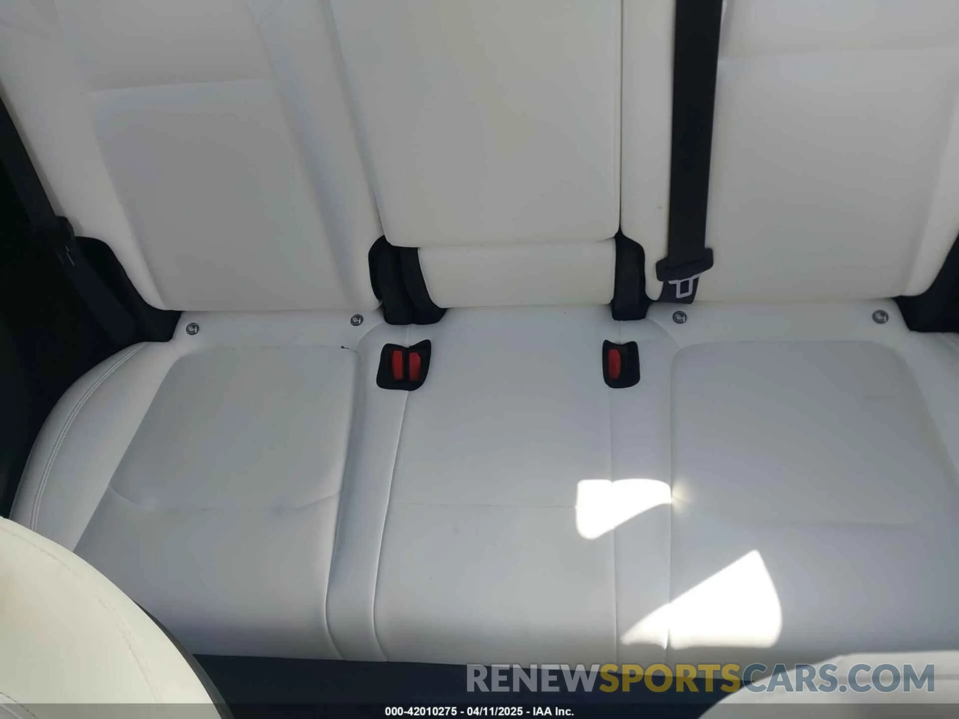 8 fotografías del automóvil dañado 7SAYGDEE2PF674286 TESLA MODEL Y 2023