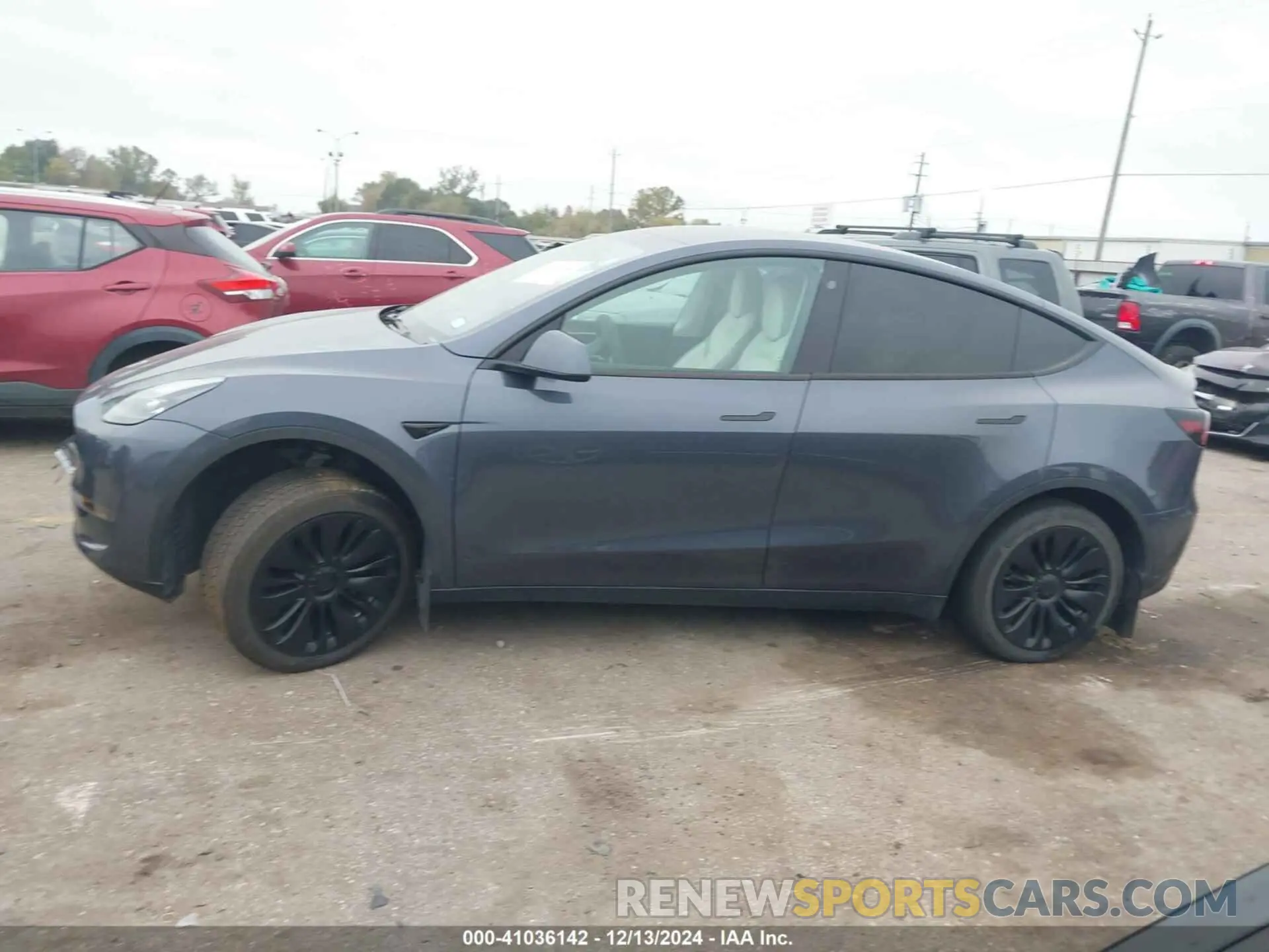 13 fotografías del automóvil dañado 7SAYGDEE2PF687541 TESLA MODEL Y 2023