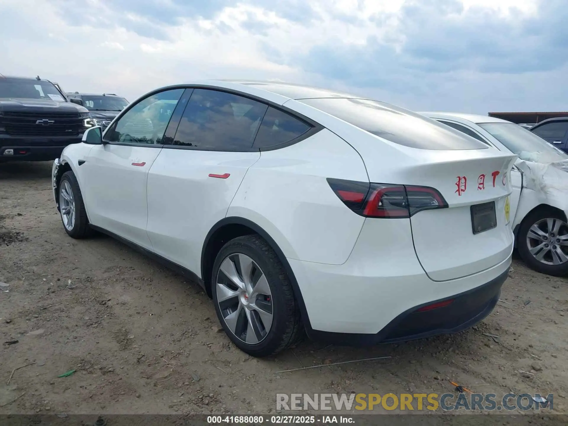3 fotografías del automóvil dañado 7SAYGDEE2PF765395 TESLA MODEL Y 2023