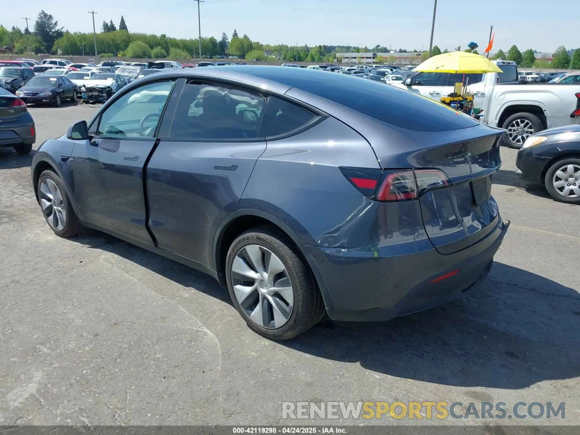 3 fotografías del automóvil dañado 7SAYGDEE2PF839866 TESLA MODEL Y 2023