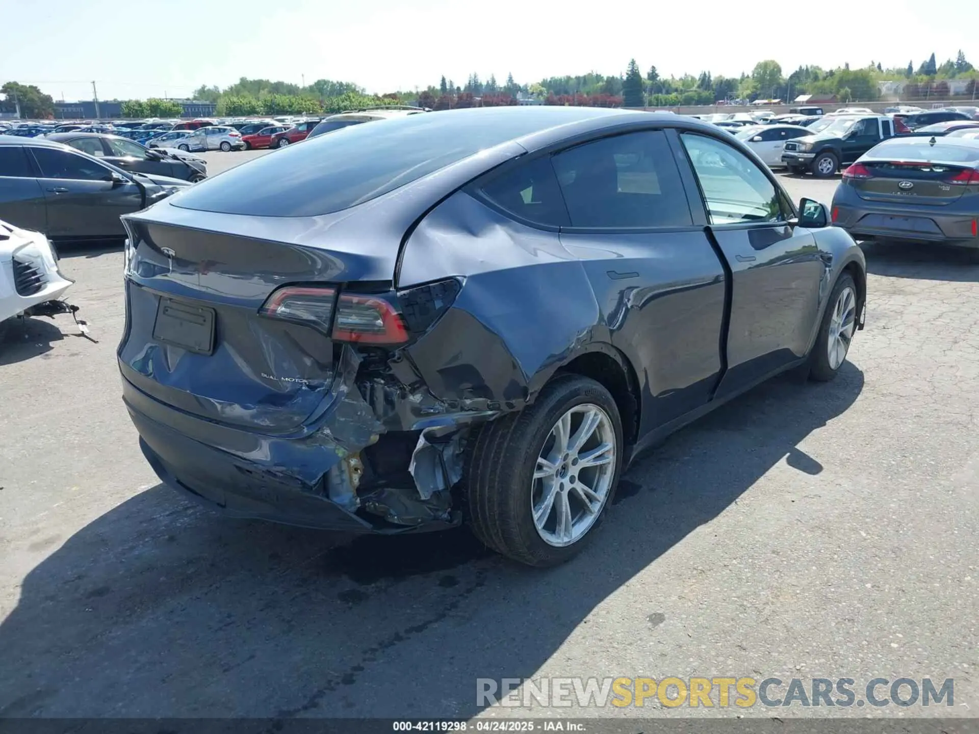 4 fotografías del automóvil dañado 7SAYGDEE2PF839866 TESLA MODEL Y 2023