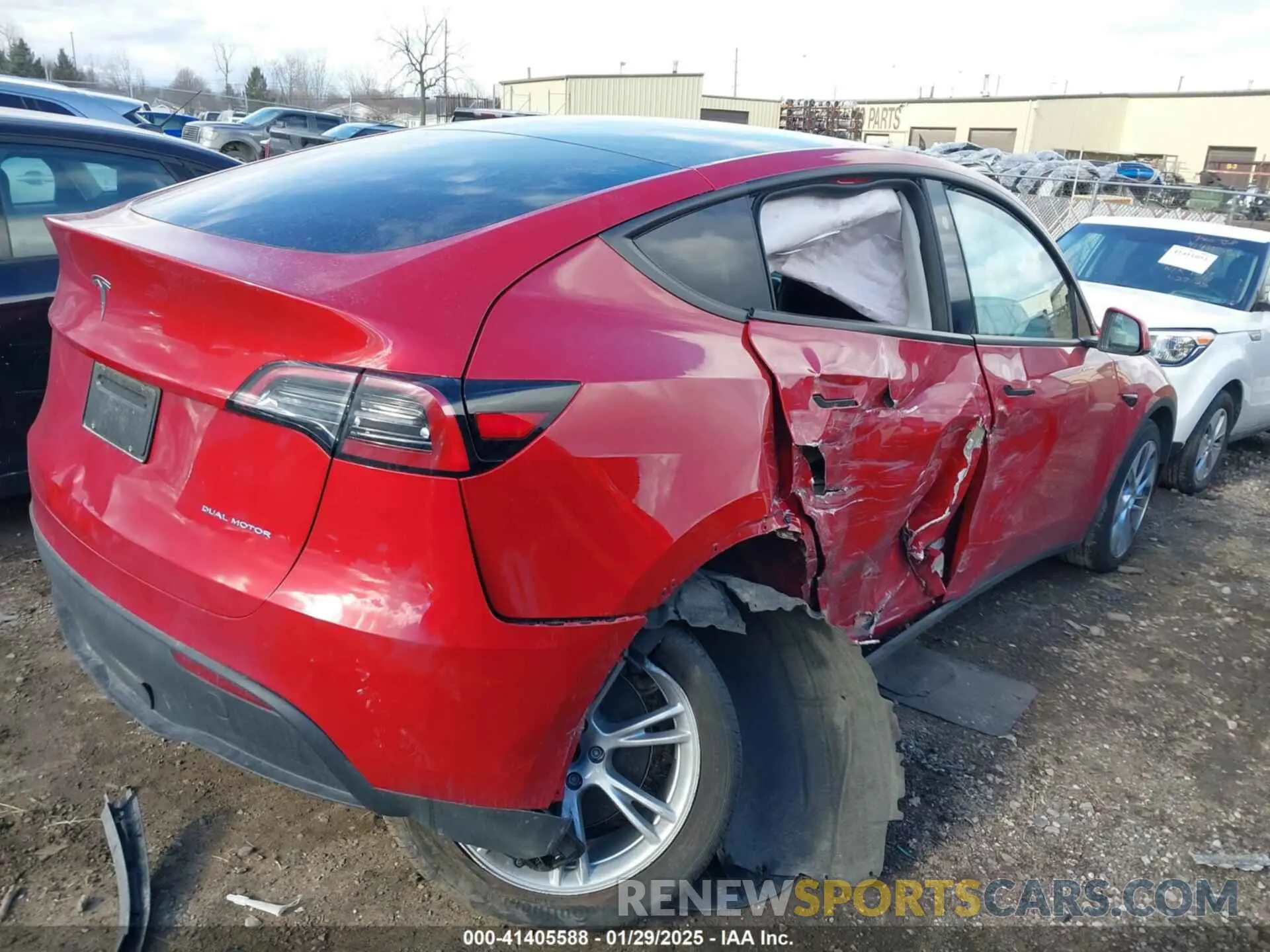 4 fotografías del automóvil dañado 7SAYGDEE2PF865593 TESLA MODEL Y 2023