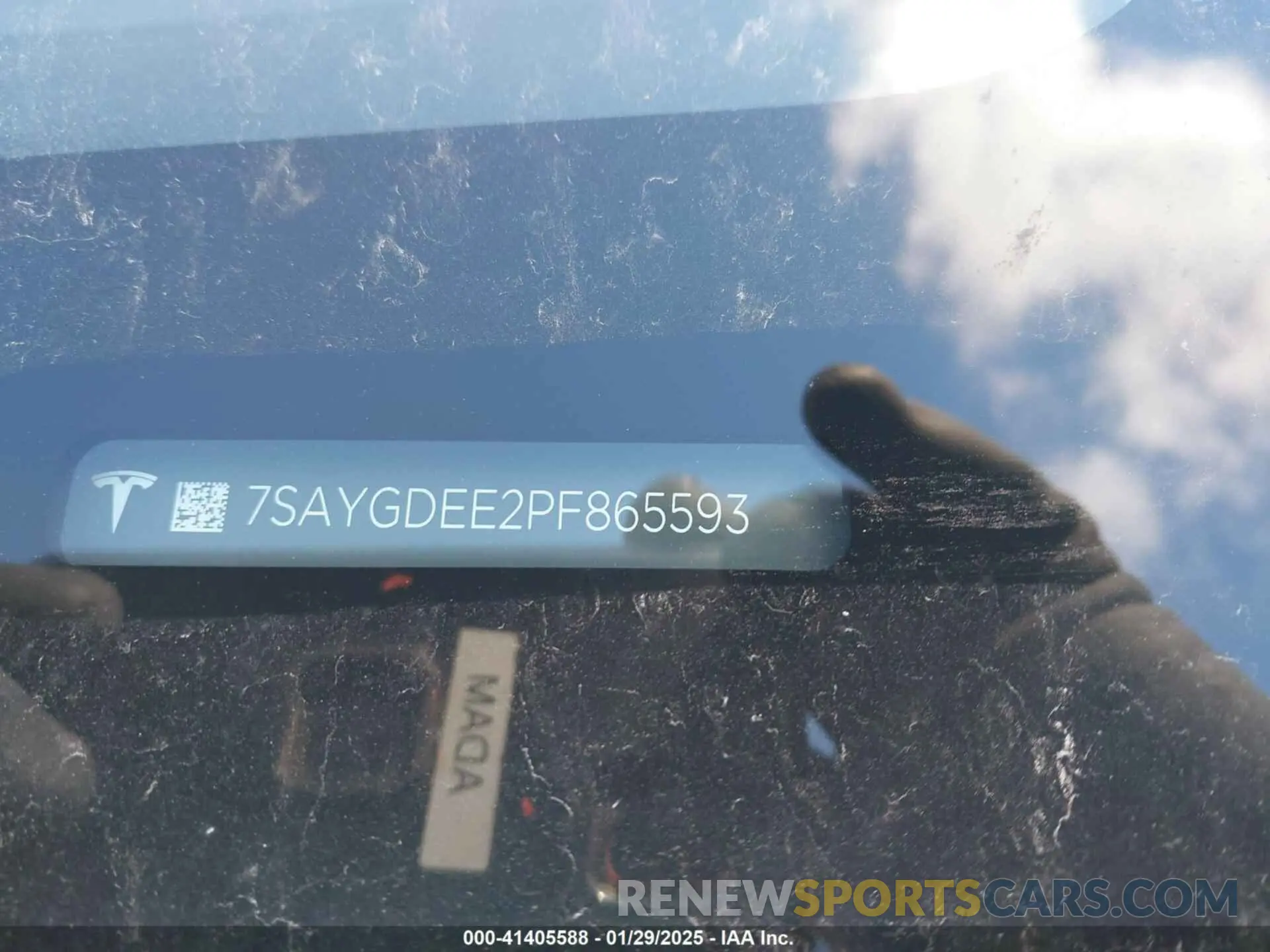 9 fotografías del automóvil dañado 7SAYGDEE2PF865593 TESLA MODEL Y 2023