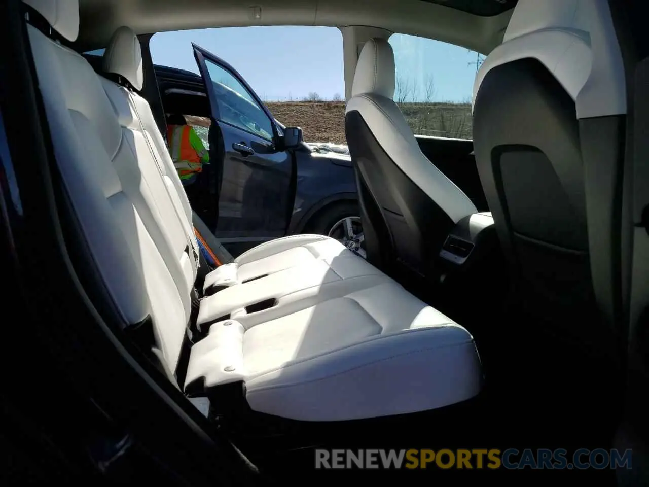 11 fotografías del automóvil dañado 7SAYGDEE2PF872902 TESLA MODEL Y 2023