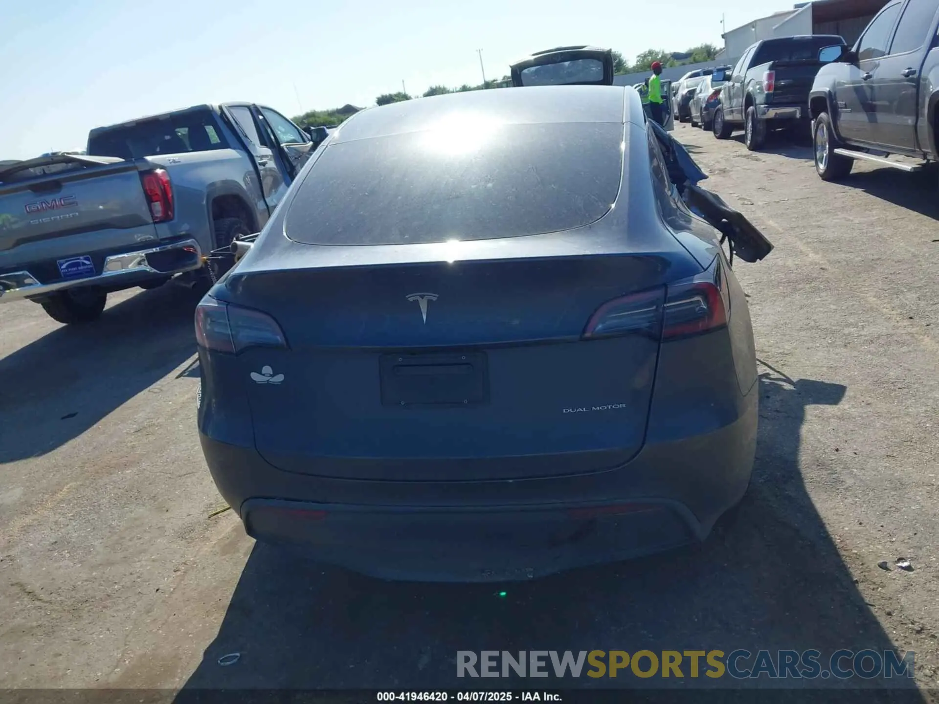 16 fotografías del automóvil dañado 7SAYGDEE2PF889117 TESLA MODEL Y 2023