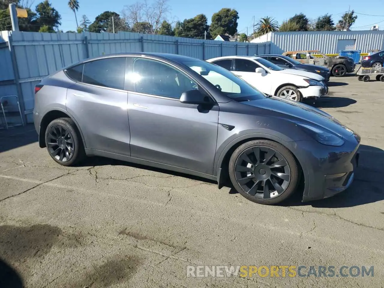 4 fotografías del automóvil dañado 7SAYGDEE2PF914369 TESLA MODEL Y 2023