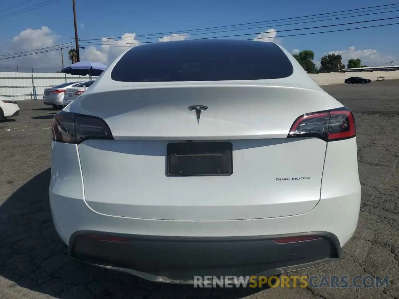 6 fotografías del automóvil dañado 7SAYGDEE3PA108330 TESLA MODEL Y 2023