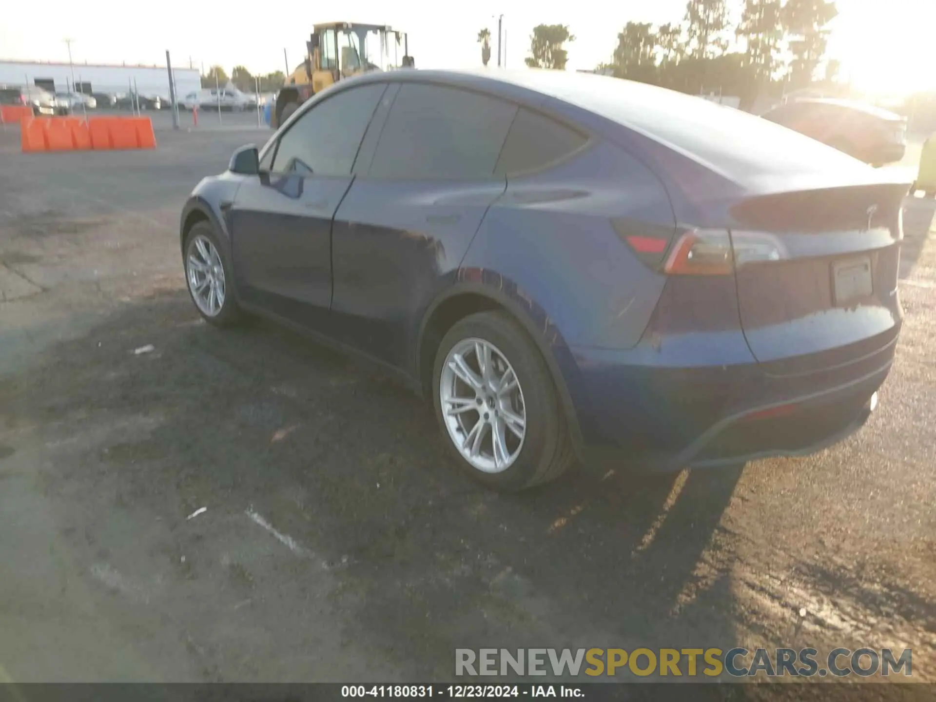 3 fotografías del automóvil dañado 7SAYGDEE3PA116752 TESLA MODEL Y 2023