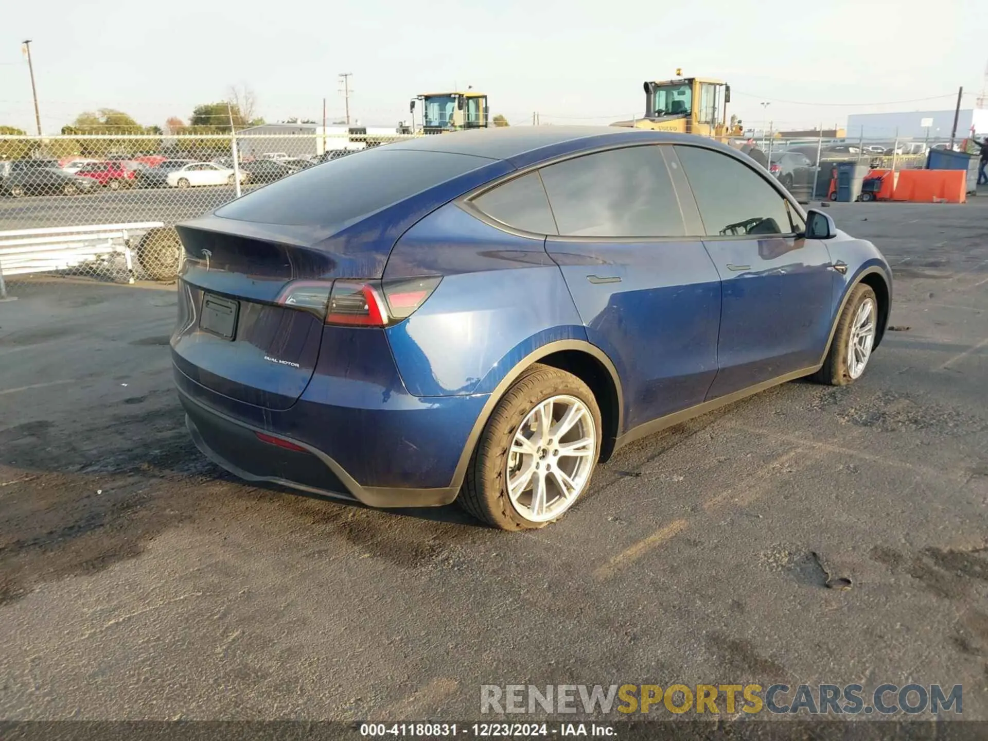4 fotografías del automóvil dañado 7SAYGDEE3PA116752 TESLA MODEL Y 2023