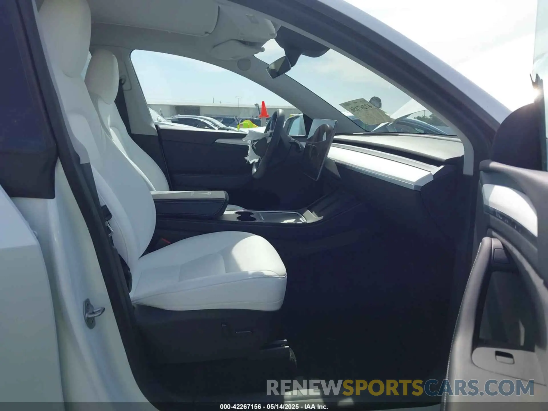 5 fotografías del automóvil dañado 7SAYGDEE3PA166177 TESLA MODEL Y 2023
