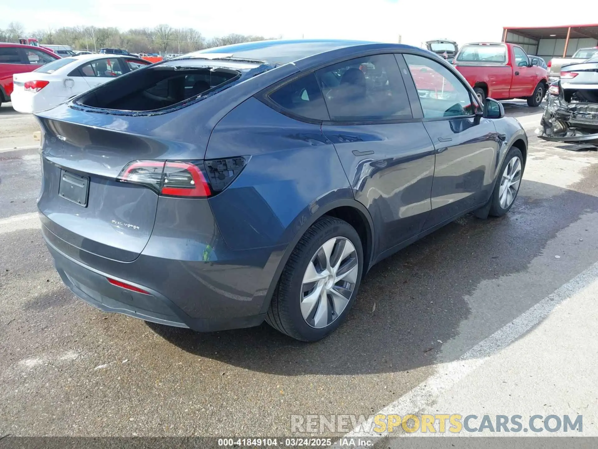 4 fotografías del automóvil dañado 7SAYGDEE3PA204992 TESLA MODEL Y 2023