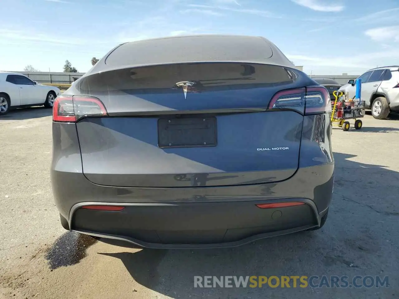 6 fotografías del automóvil dañado 7SAYGDEE3PA211165 TESLA MODEL Y 2023